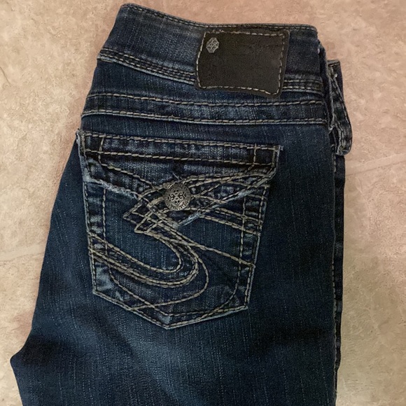 Silver - Picture 2 of 4